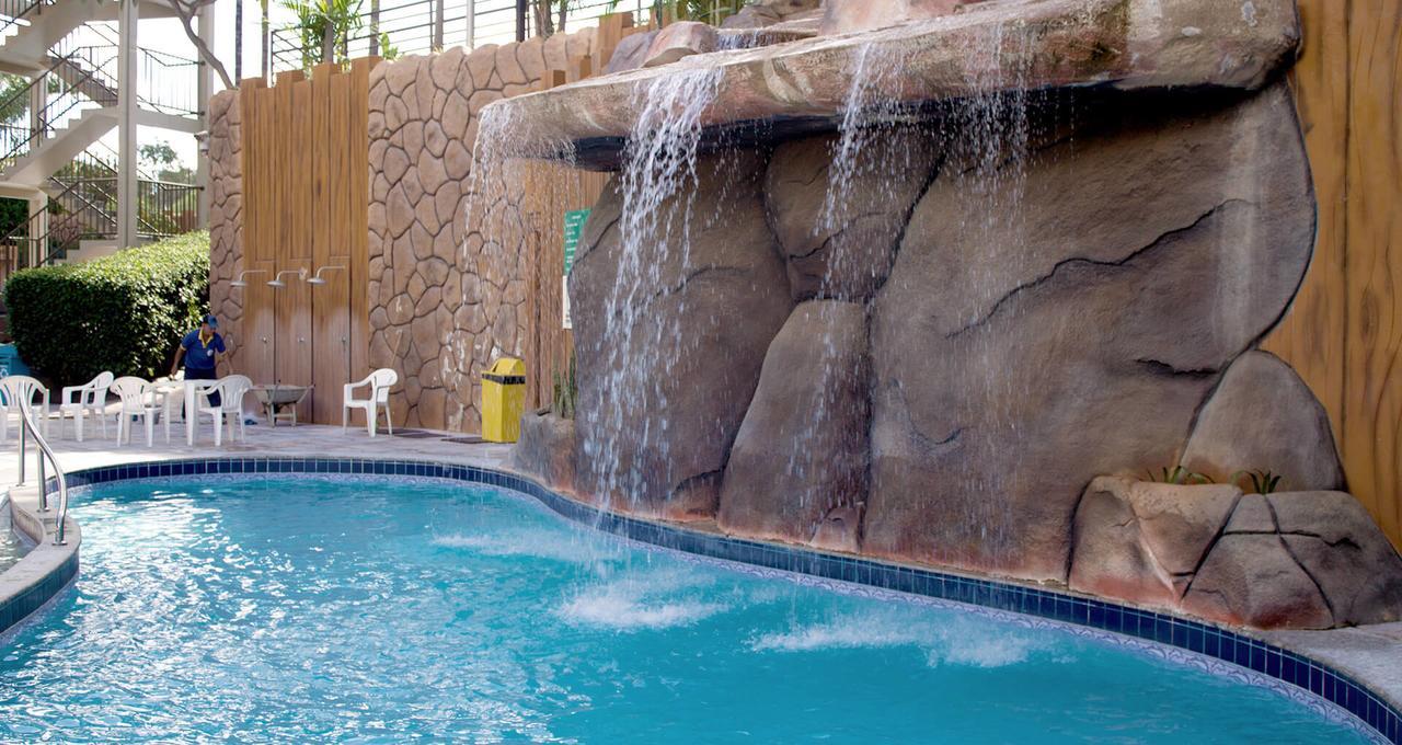 Golden Dolphin Grand Hotel - Flats Caldas Novas Zewnętrze zdjęcie