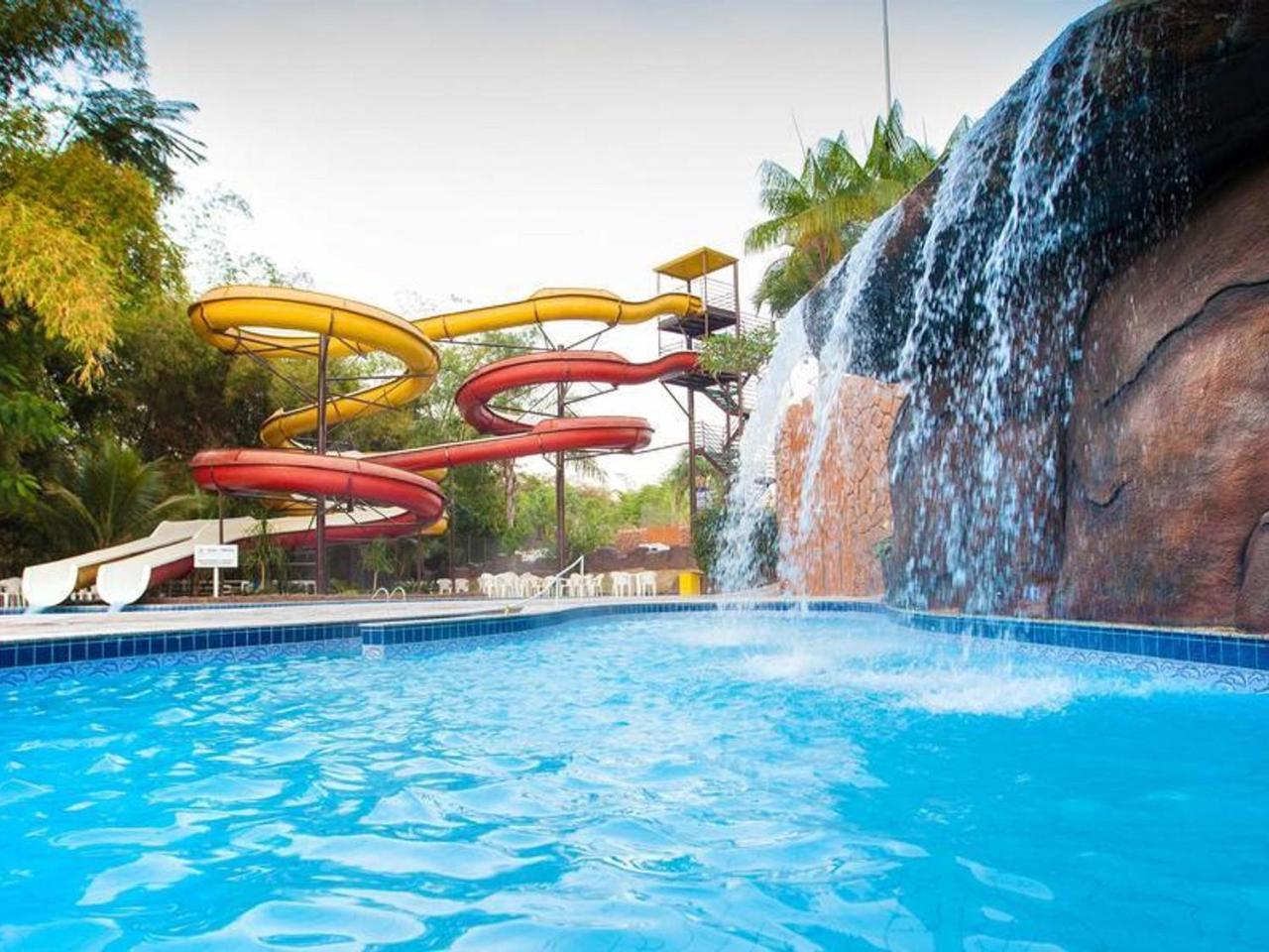 Golden Dolphin Grand Hotel - Flats Caldas Novas Zewnętrze zdjęcie